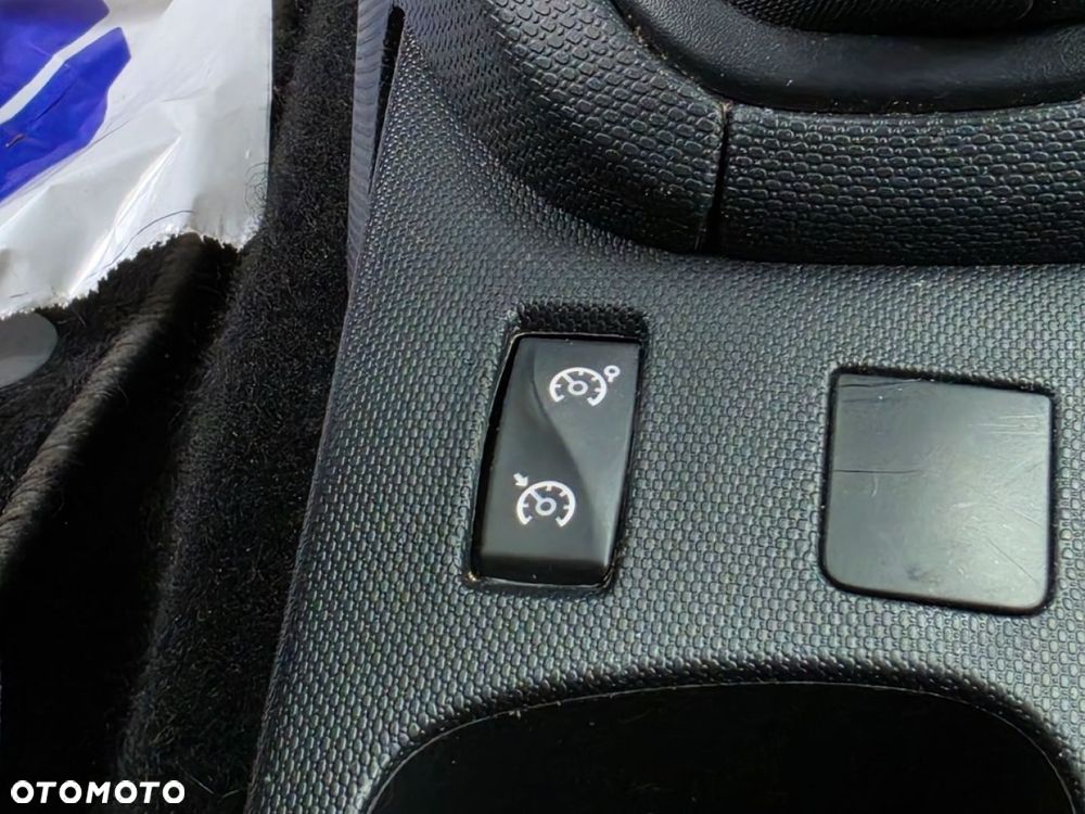 Renault Clio - 16