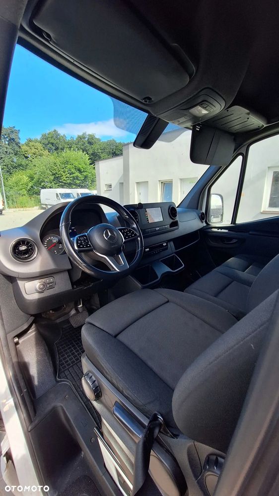 Mercedes-Benz Sprinter - 10