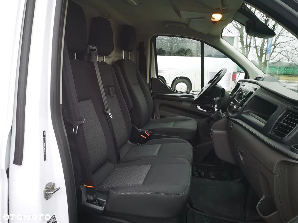 Ford Transit Custom - 13