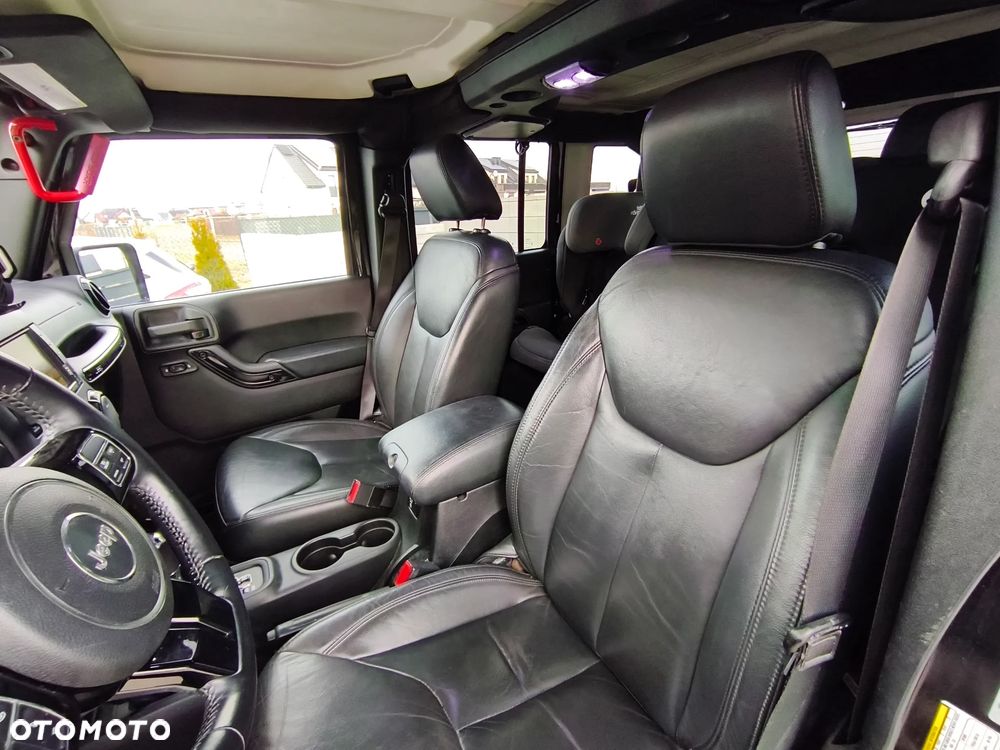 Jeep Wrangler 3.6 Unlim Sahara - 19