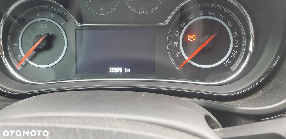 Opel Insignia - 25