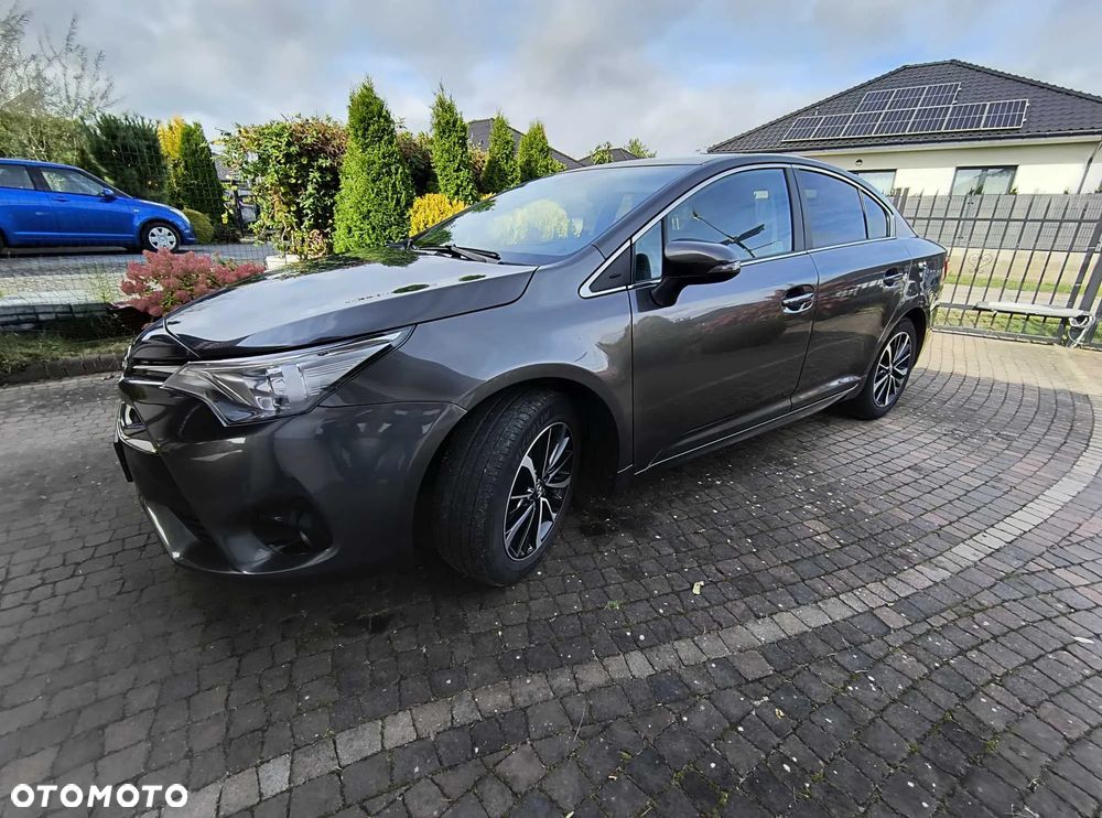 Toyota Avensis 1.8 Premium - 3