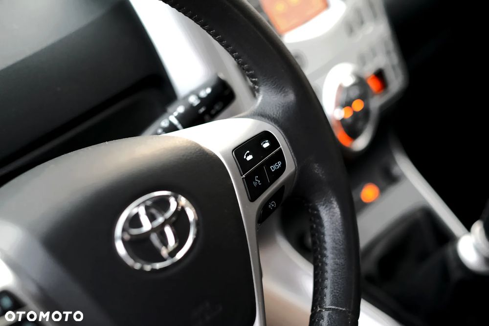 Toyota Verso 1.8 Premium EU5 - 19