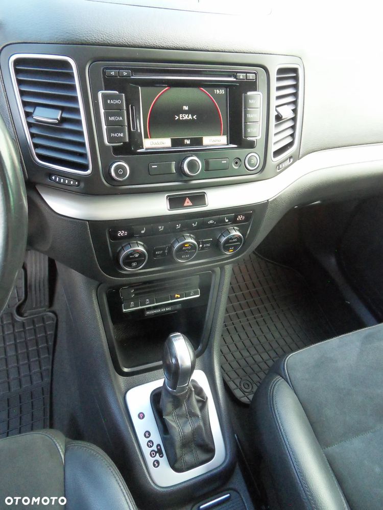 Volkswagen Sharan 2.0 TDI DSG BlueMotion Technology Highline - 21
