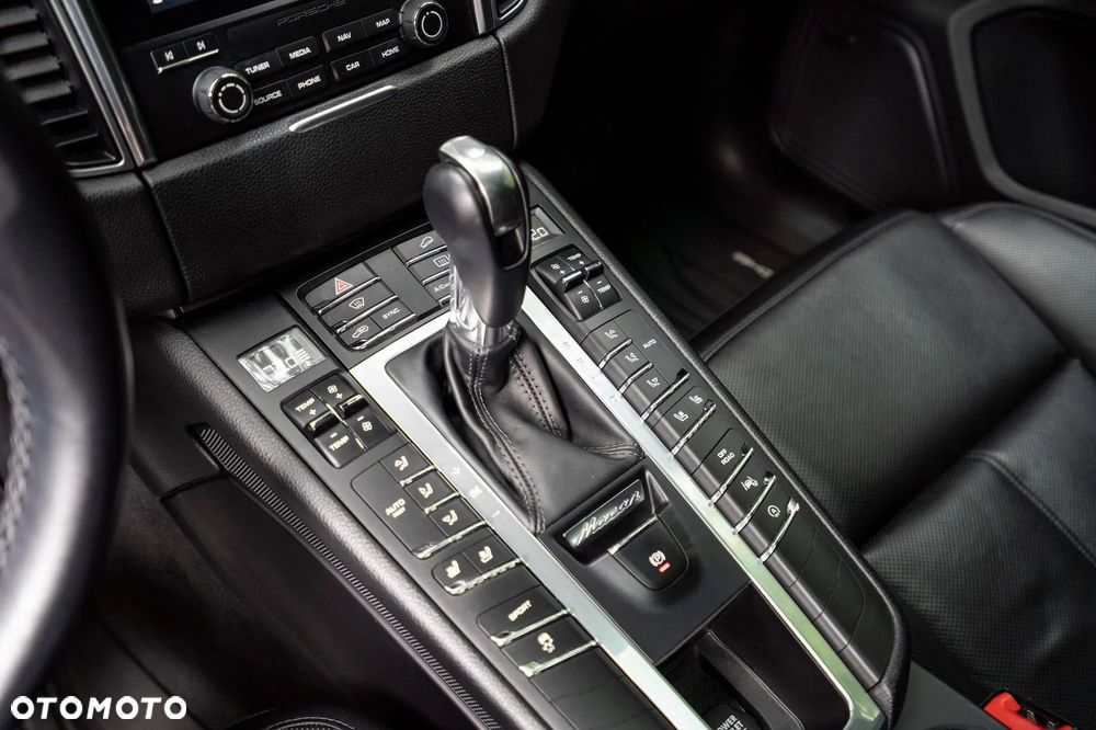 Porsche Macan - 17