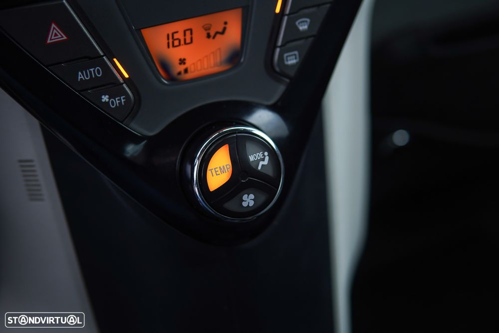 Toyota iQ 1.0 VVT-i 2 MultiDrive EP+NAVI+Bluetooth - 46