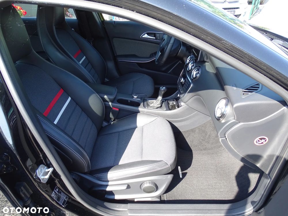 Mercedes-Benz Klasa A 180 (BlueEFFICIENCY) Urban - 16