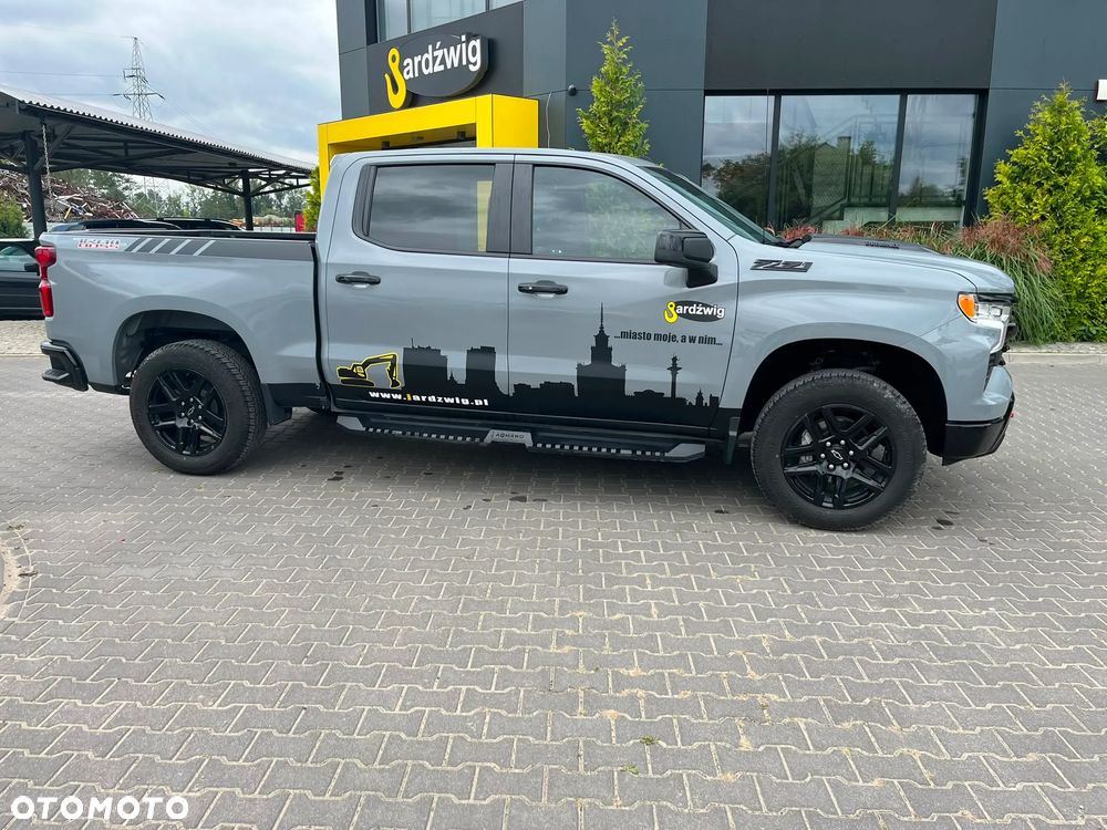 Chevrolet Silverado - 4