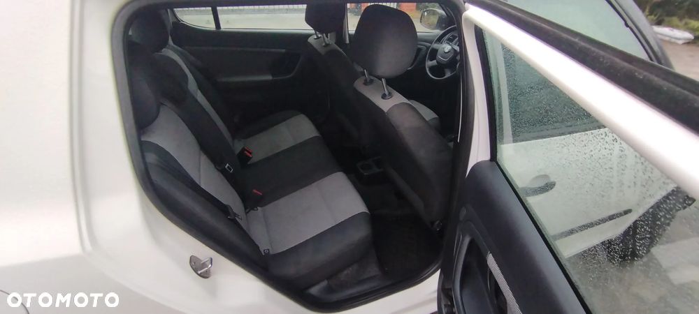 Skoda Fabia 1.2 HTP FAMILY - 9