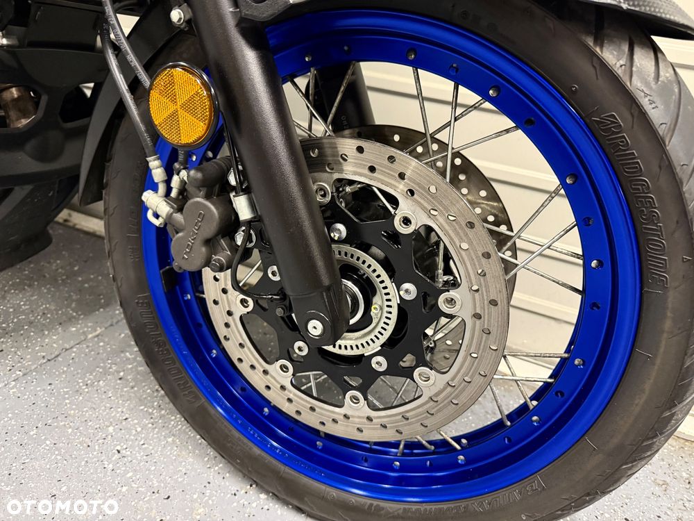 Suzuki V-STROM - 12