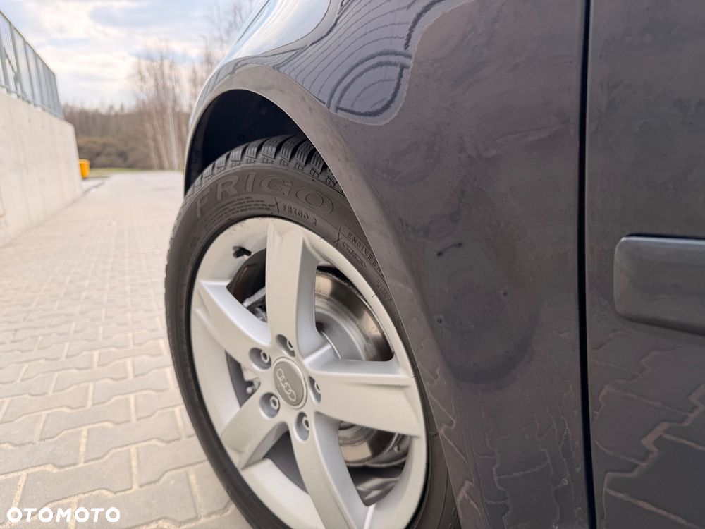 Audi A3 Sportback 1.6 TDI DPF Ambiente - 15