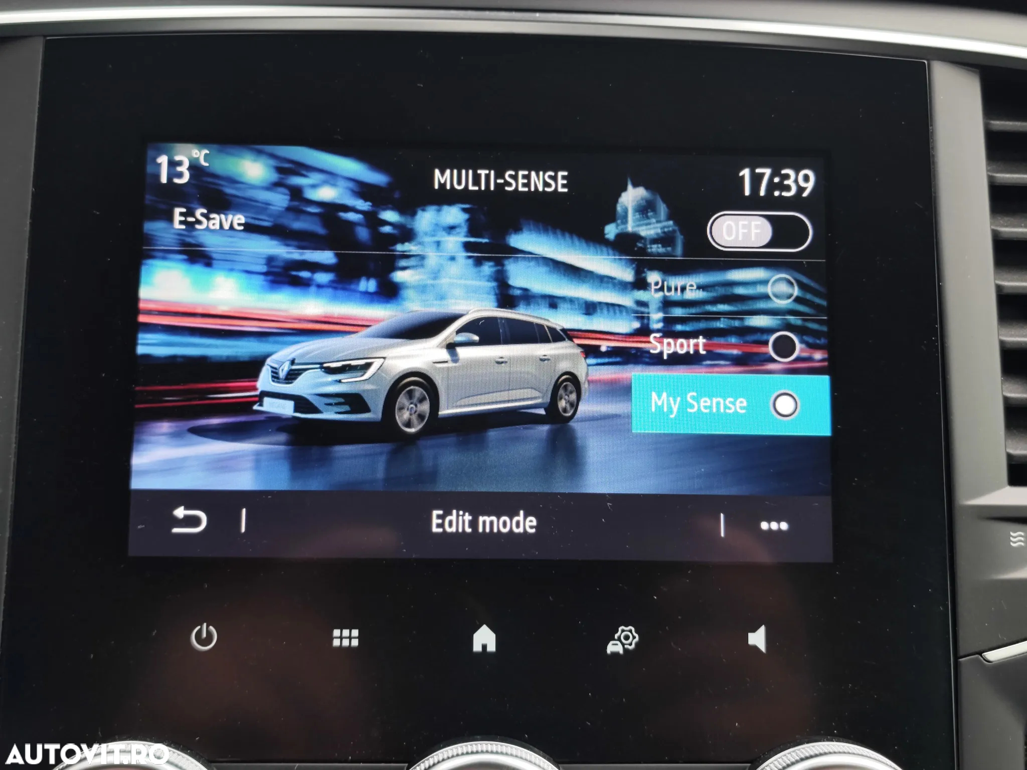 Renault Megane Grandtour E-TECH Plug-in 160 BUSINESS EDITION - 30