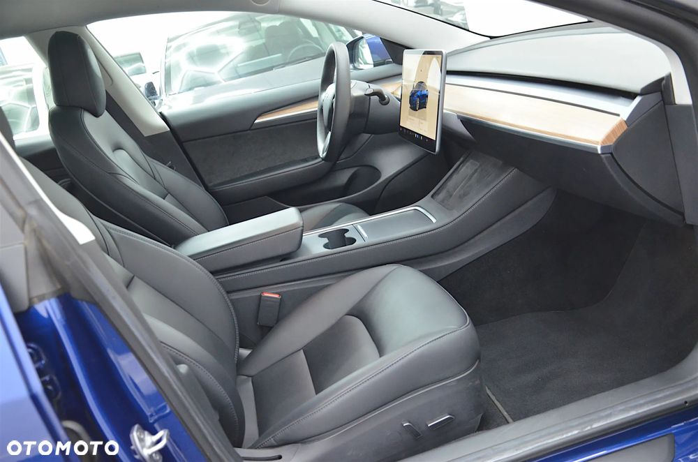 Tesla Model 3 - 14