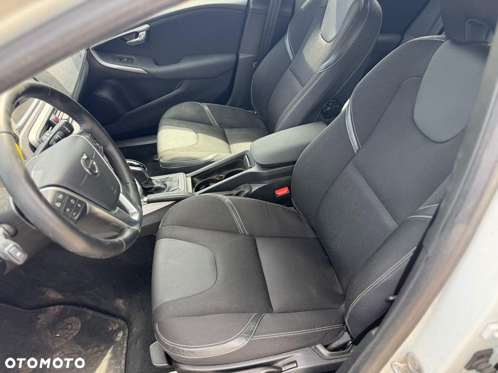 Volvo V40 T2 Geartronic RDesign - 11