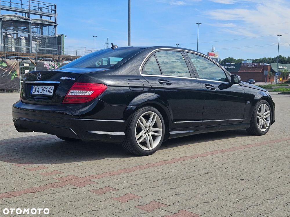 Mercedes-Benz Klasa C 250 CGI BlueEff Avantgarde - 5