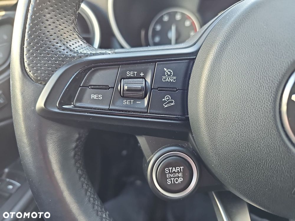 Alfa Romeo Stelvio 2.0 Turbo Veloce TI Q4 - 14
