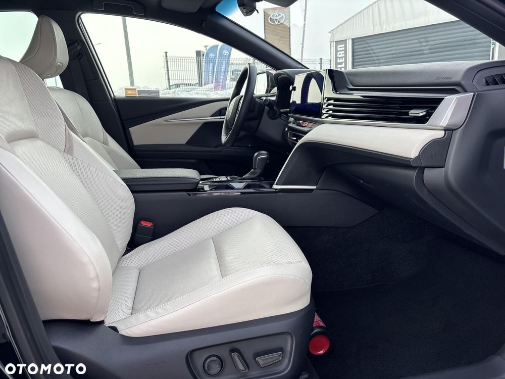 Toyota Camry - 12