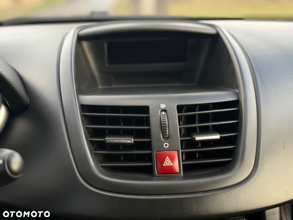 Peugeot 207 - 18