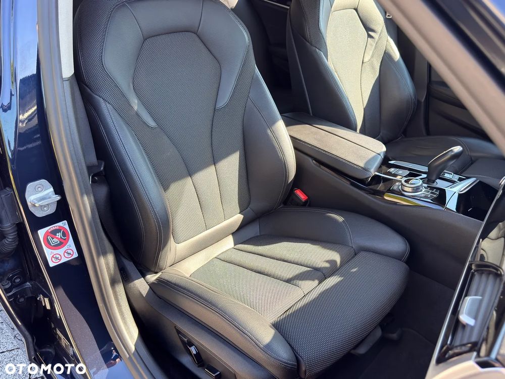 BMW Seria 5 520d Sport Line - 18