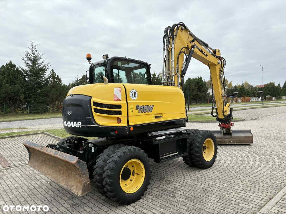 Yanmar B110W ROTOTILT 4 ŁYŻKI TYLKO 2618 mth - 4