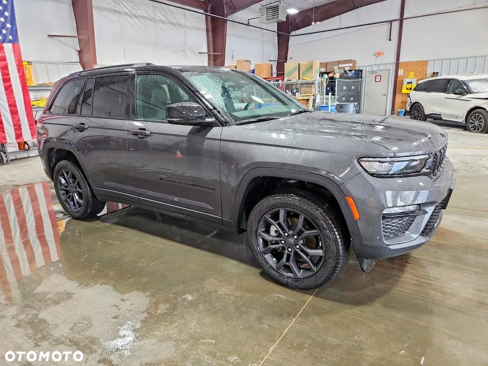 Jeep Grand Cherokee 2023 photo 2