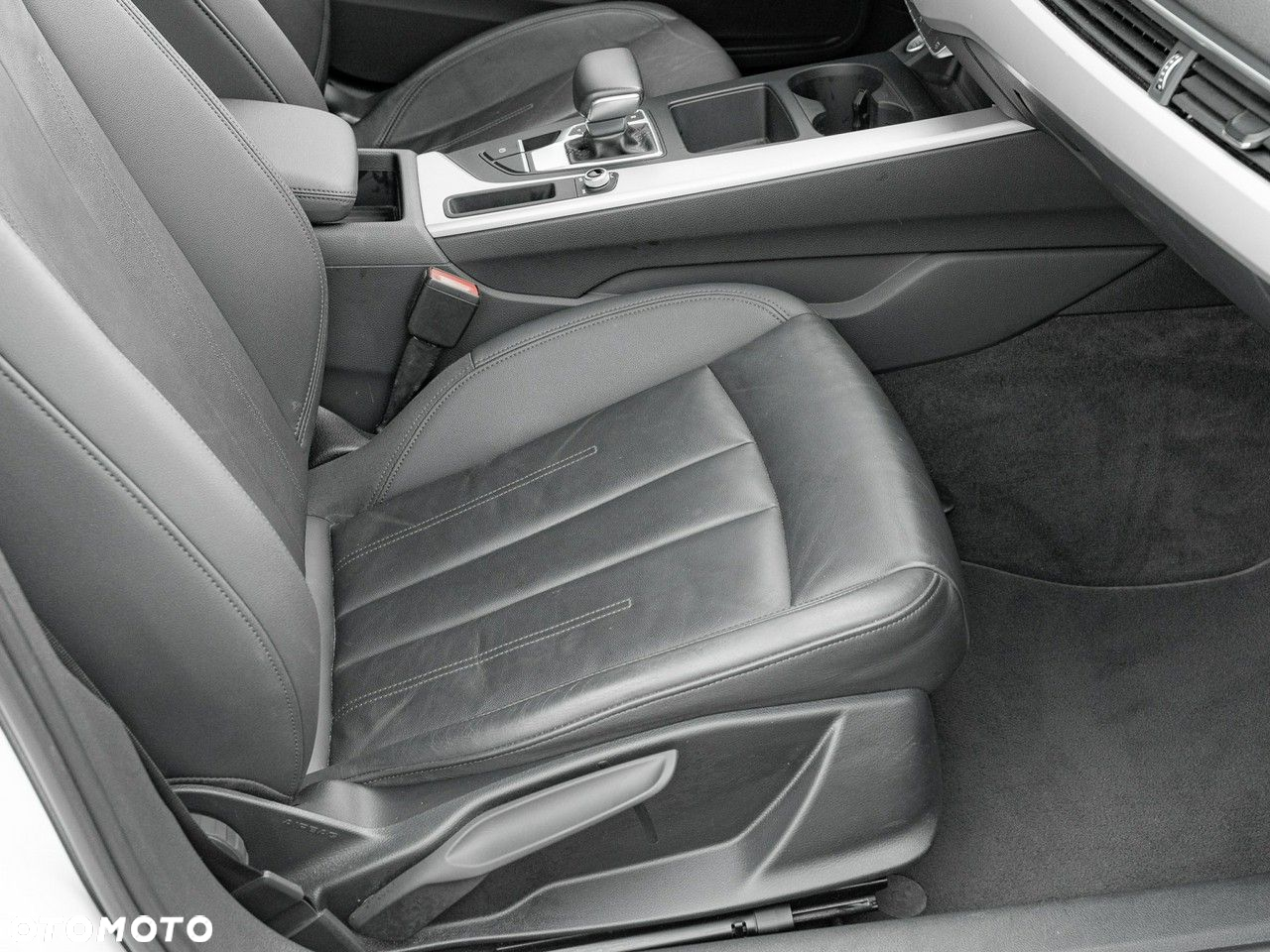 Audi A4 30 TDI S tronic - 31