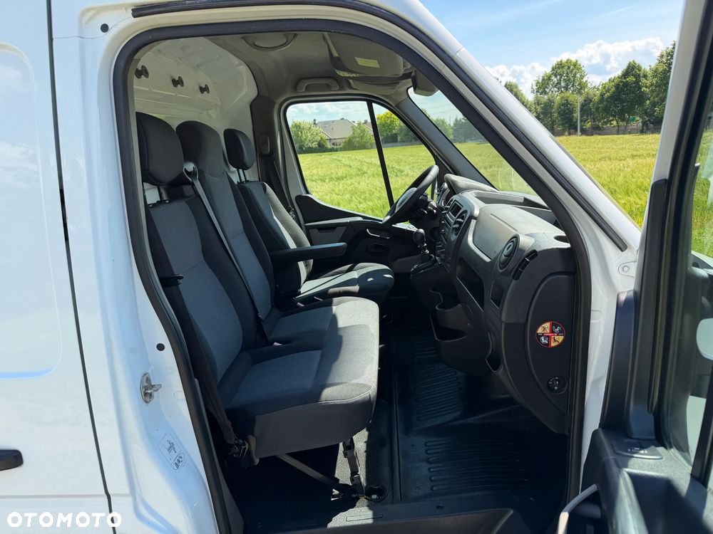 Renault Master * 2.3 / 125KM * L2H2 * Średni / Podwyższany * Furgon / Blaszak * - 32