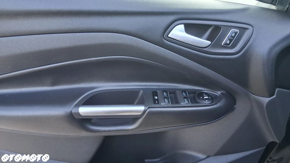 Ford Kuga 2.0 TDCi 4WD Titanium - 26