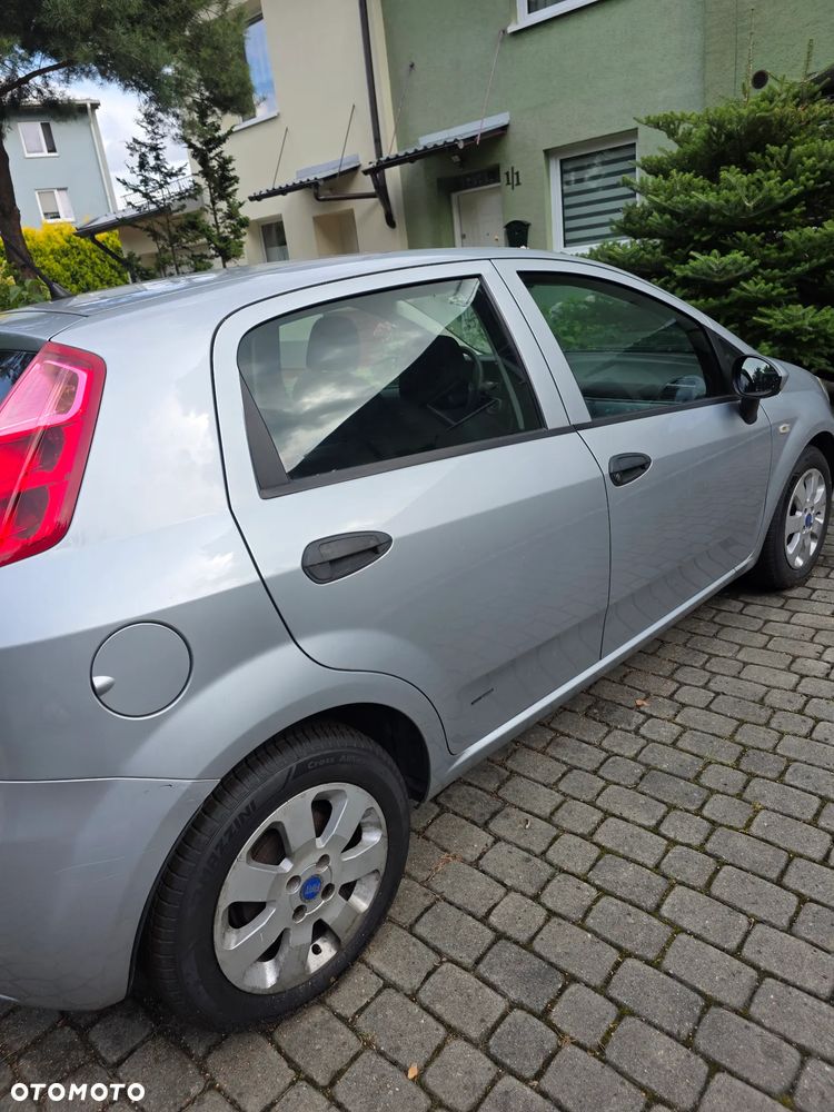 Fiat Punto 2008 photo 2