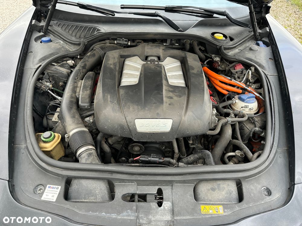 Porsche Panamera - 18