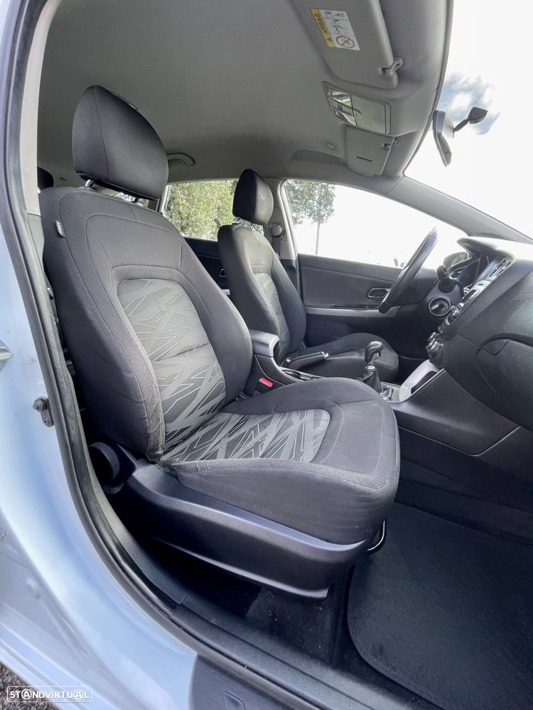 Kia Ceed SW 1.4 CRDi ECO - 12