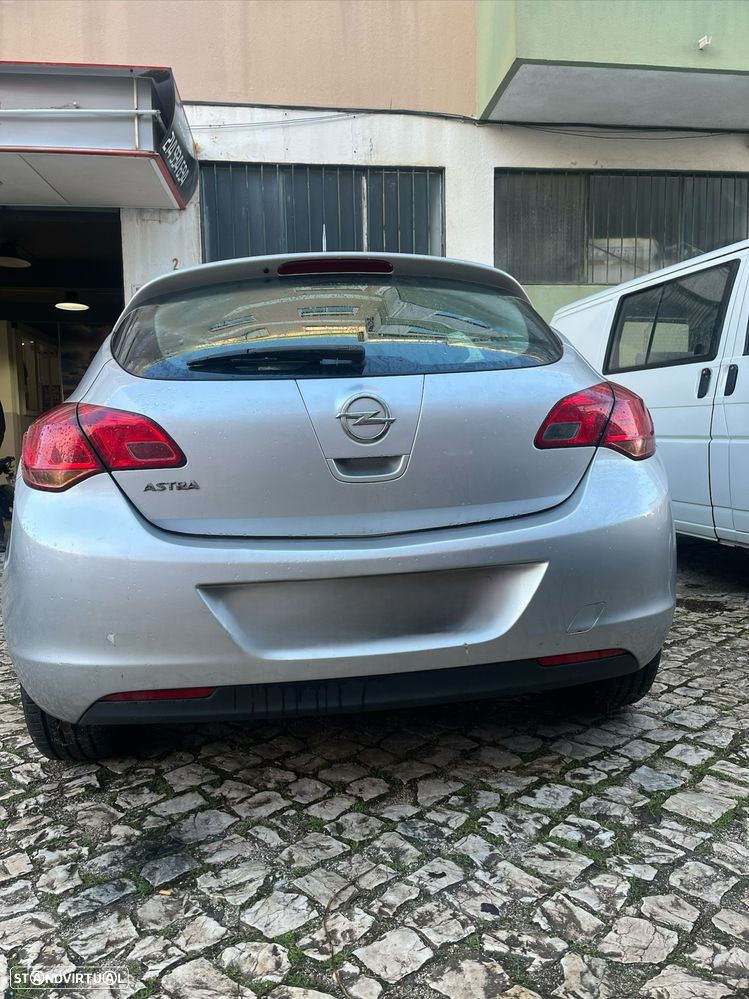 Opel Astra 1.3 CDTI Cosmo S/S 106g - 2