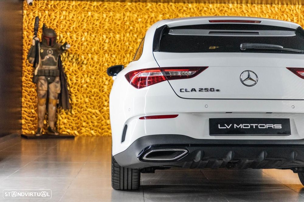 Mercedes-Benz CLA 250 e Shooting Brake AMG Line - 18