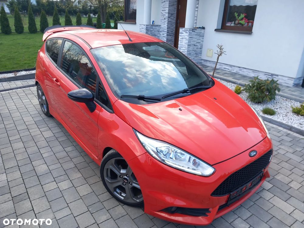 Ford Fiesta 1.6 EcoBoost ST - 15
