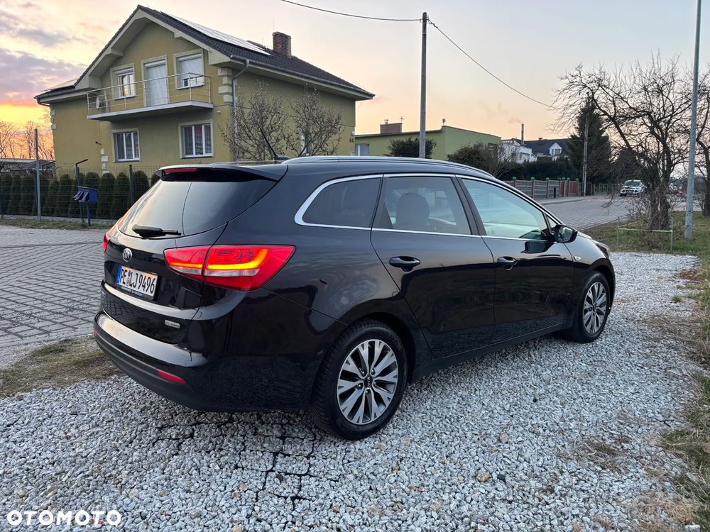 Kia Ceed 1.6 CRDi 136 ISG Platinum Edition - 17