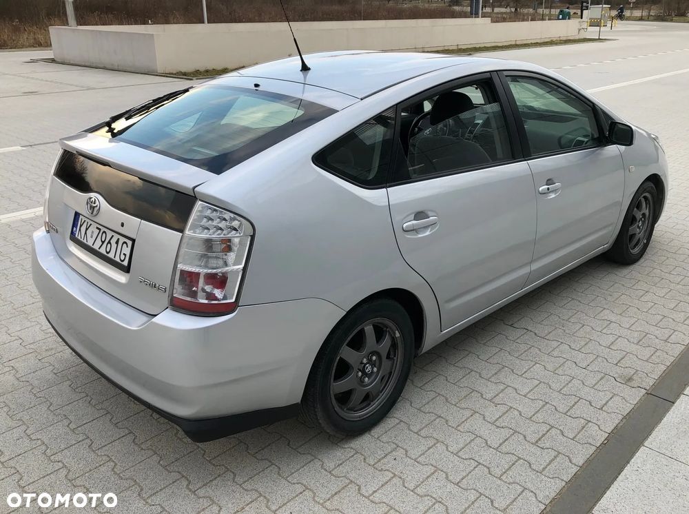 Toyota Prius 1.5 VVT-i Sol - 6