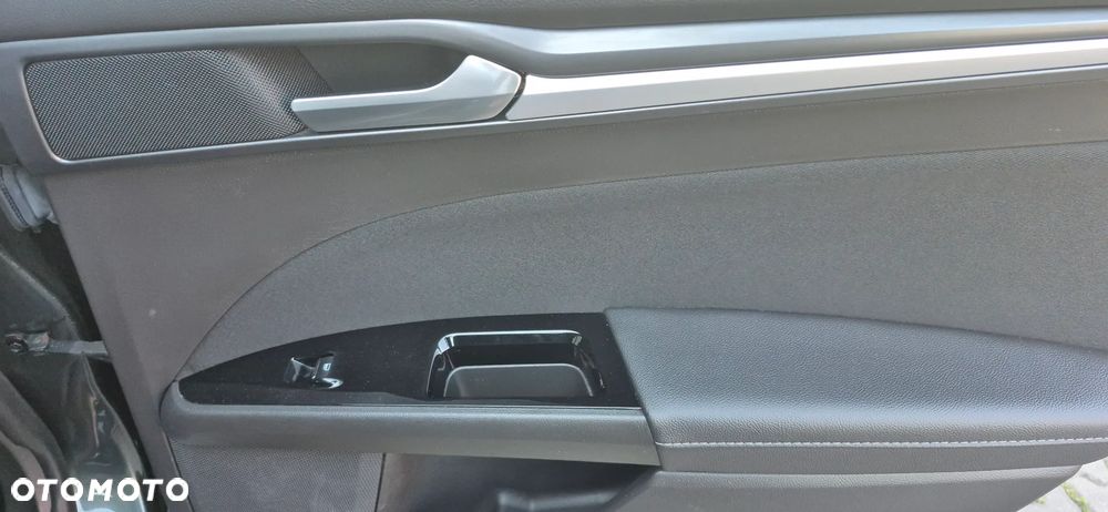 Ford Mondeo - 17