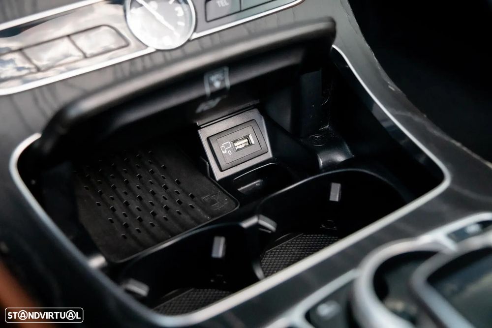 Mercedes-Benz E 220 d 4Matic 9G-TRONIC AMG Line - 23