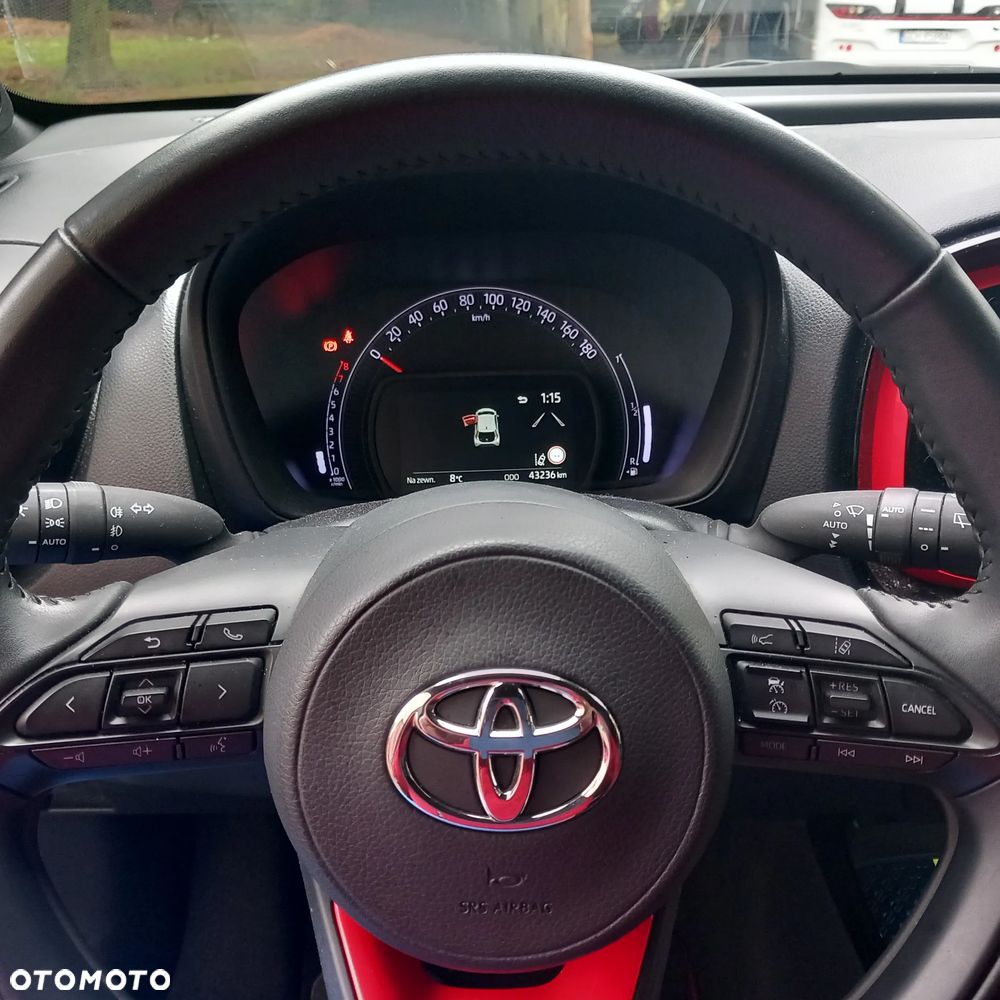 Toyota Aygo X 1.0 VVT-i Undercover - 9
