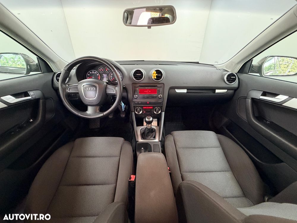 Audi A3 1.2 TFSI Ambiente - 2