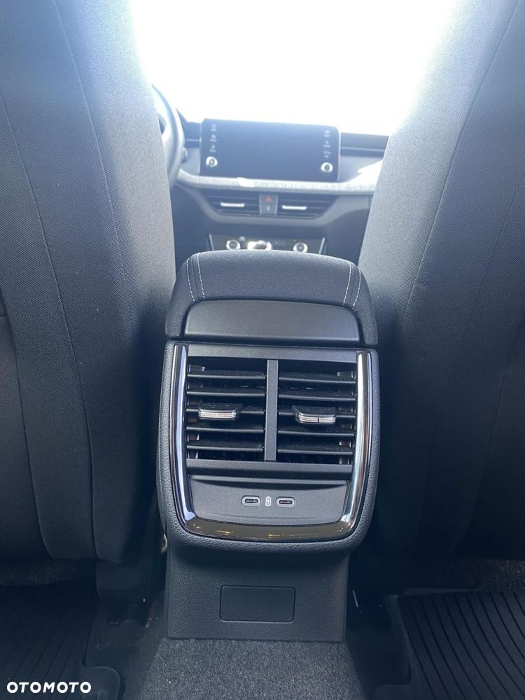 Skoda Kamiq 1.0 TSI Selection DSG - 18