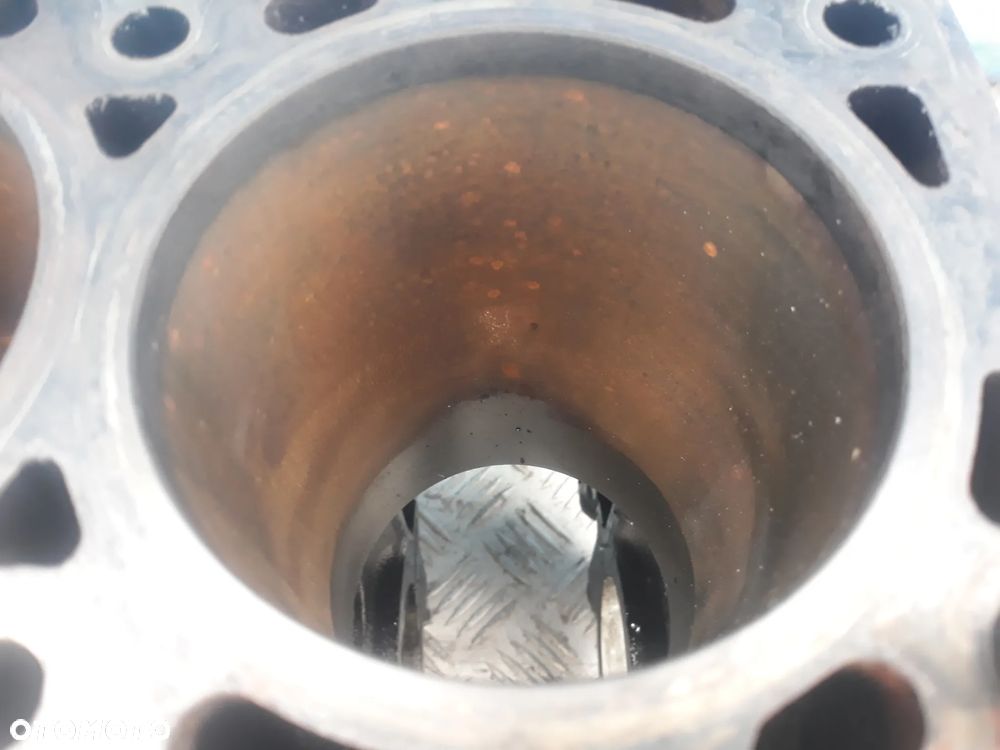 BLOK SILNIKA FIAT DUCATO III 2,2 HDI  PSA 4HU - 6