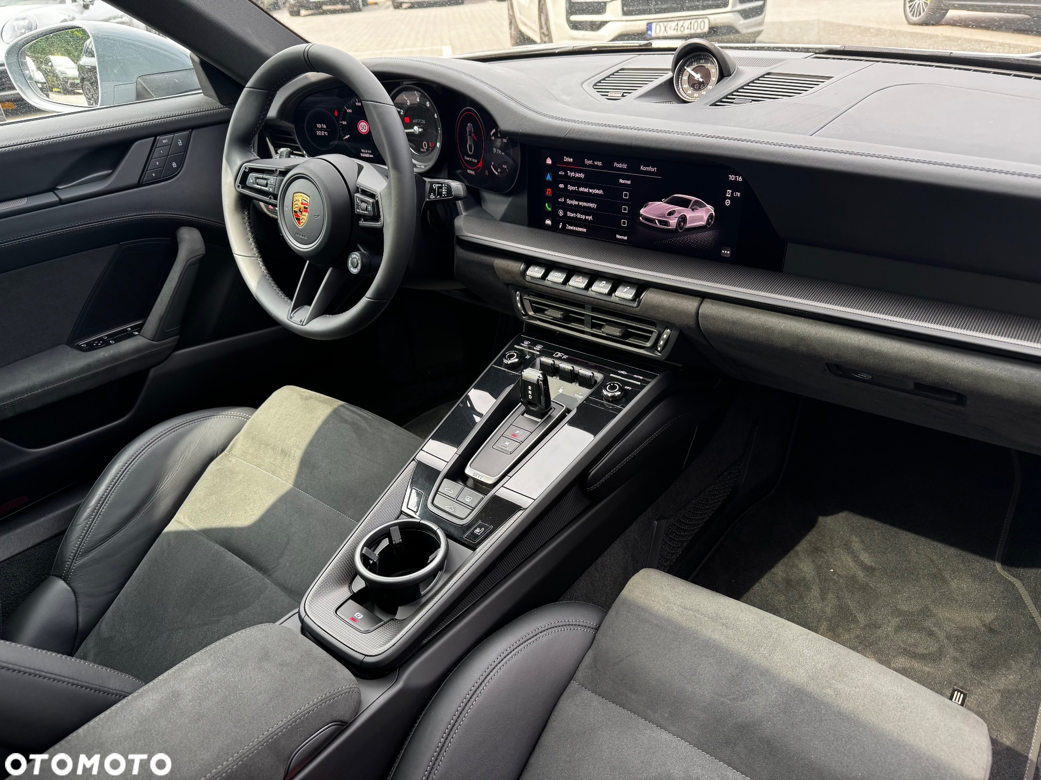 Porsche 911 Carrera GTS - 24