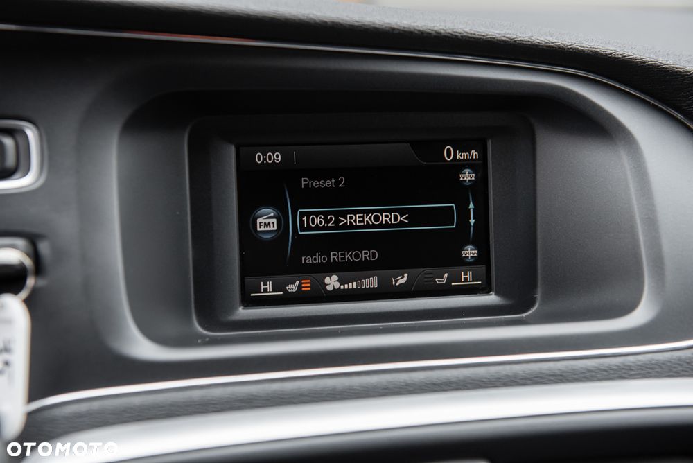 Volvo V40 D2 R Design - 21