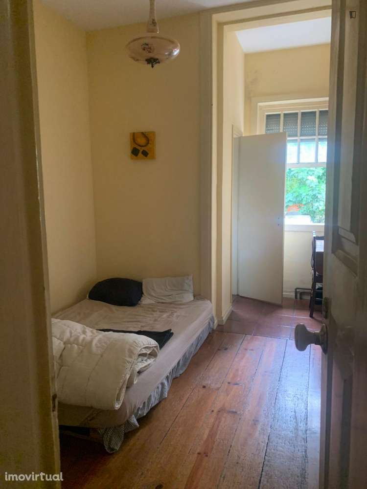 Quarto - localizado em Paranhos Porto - Grande imagem: 5/14