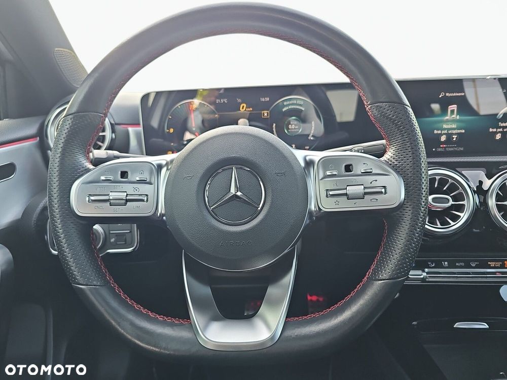 Mercedes-Benz Klasa A 220 4-Matic AMG Line 7G-DCT - 18