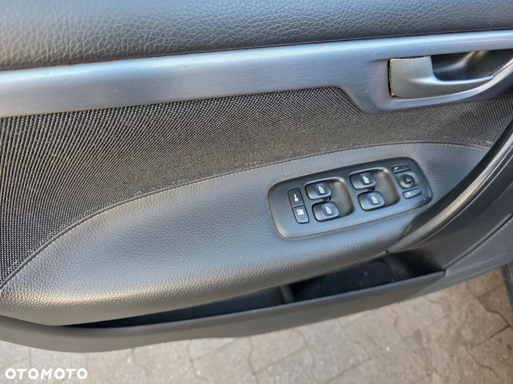 Volvo XC 70 D5 AWD Momentum - 13