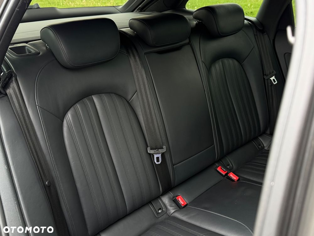 Audi A6 Avant - 32