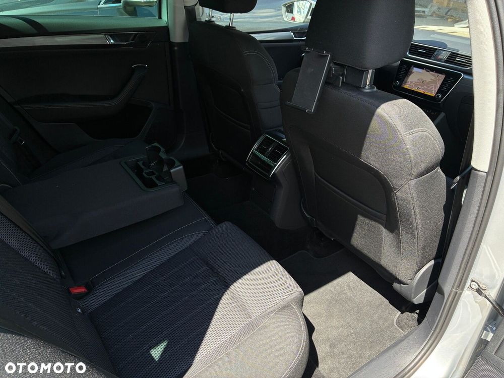 Skoda Superb 2.0 TDI SCR Style DSG - 32