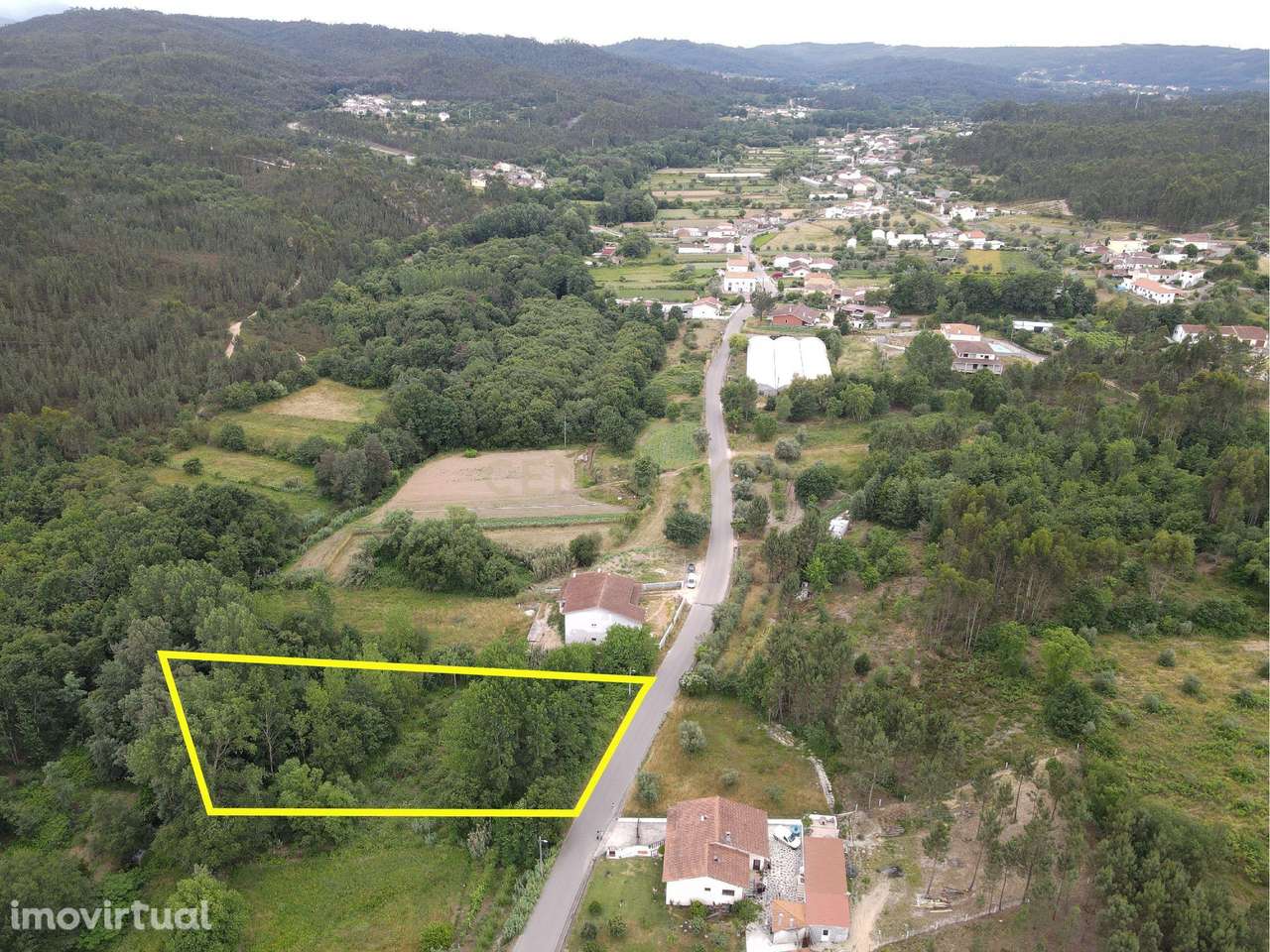 Terreno com projeto de moradia aprovado. Boas acessibilidades - Grande imagem: 2/8